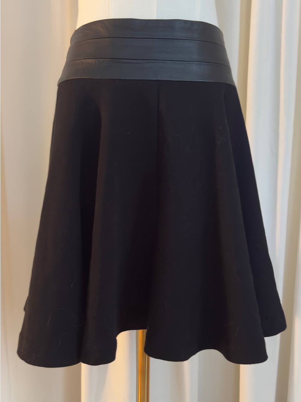 Milly Black Crepe/Leather Waistband skirt